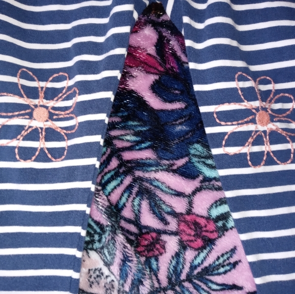 Coral set- two outfits - Picture 7 of 7